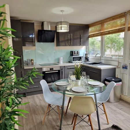 2 Bedrooms Flat In Great Location! London Eksteriør bilde