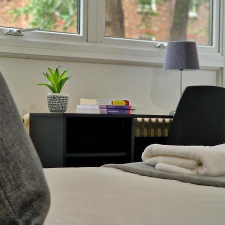 2 Bedrooms Flat In Great Location! London Eksteriør bilde