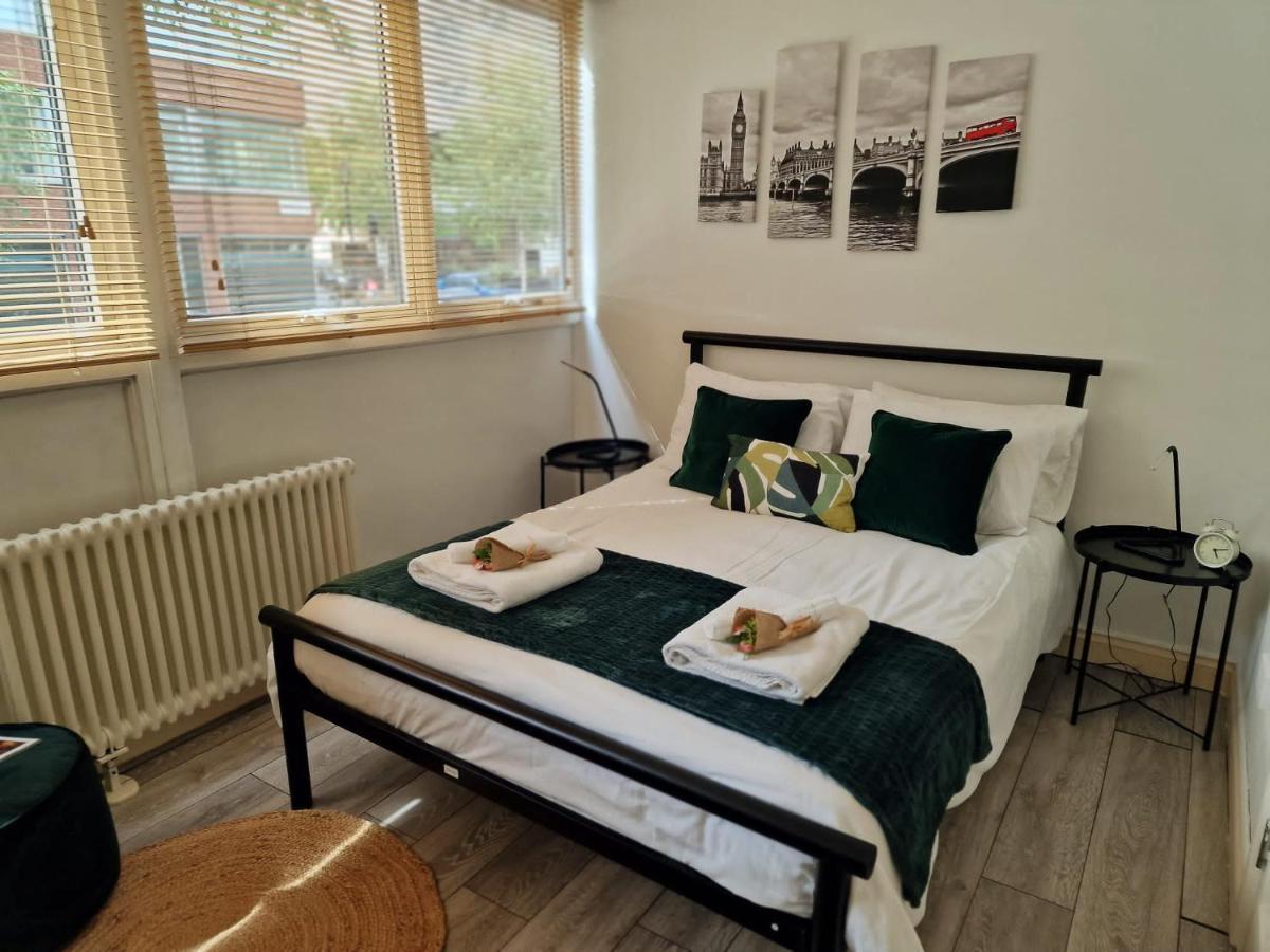 2 Bedrooms Flat In Great Location! London Eksteriør bilde