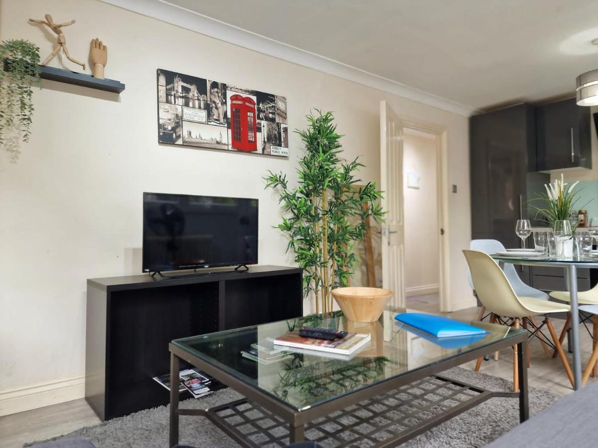 2 Bedrooms Flat In Great Location! London Eksteriør bilde