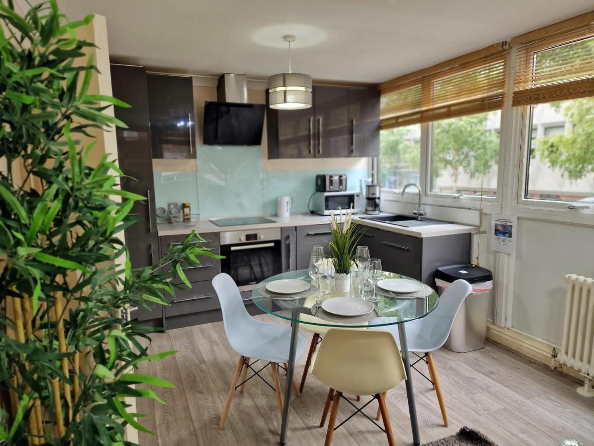 2 Bedrooms Flat In Great Location! London Eksteriør bilde
